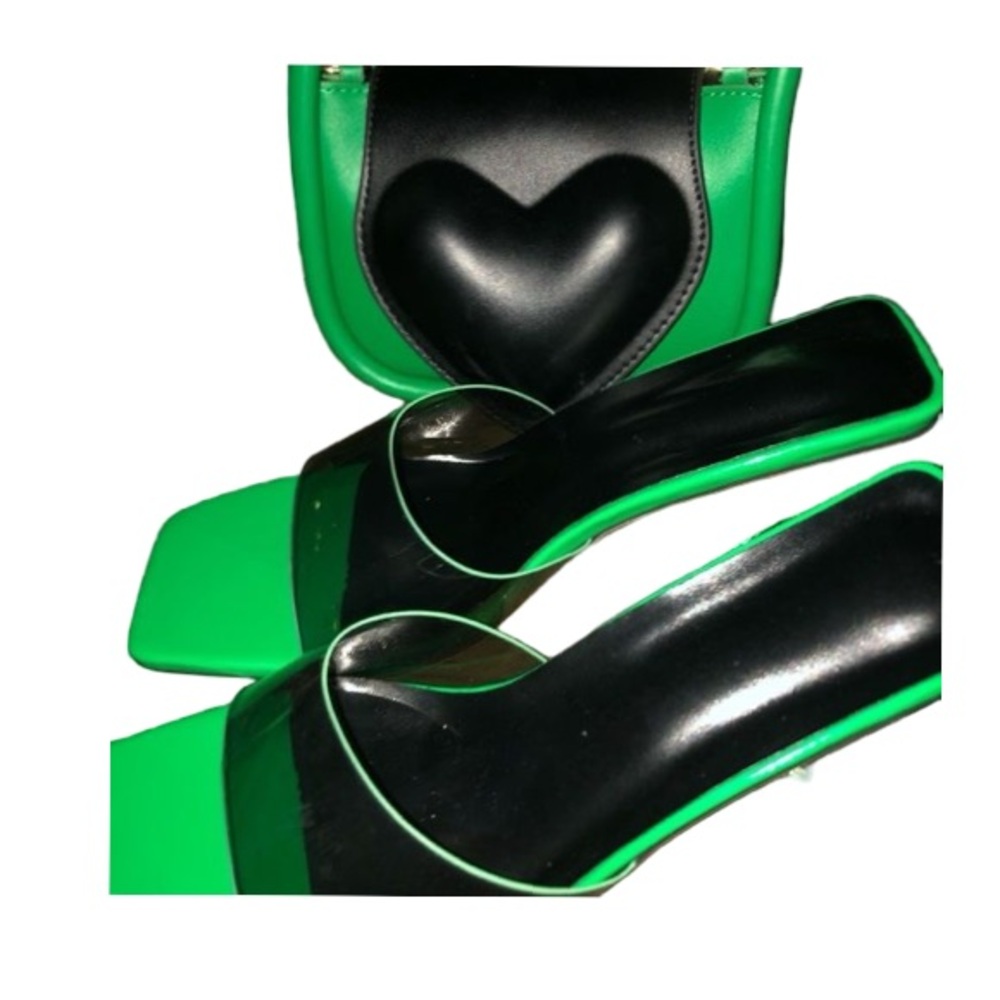 Green and Black Women's Kitten heels and mini tote/crossbody purse Set